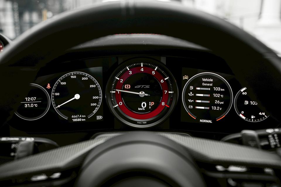 Porsche Carrera 992 GTS 12