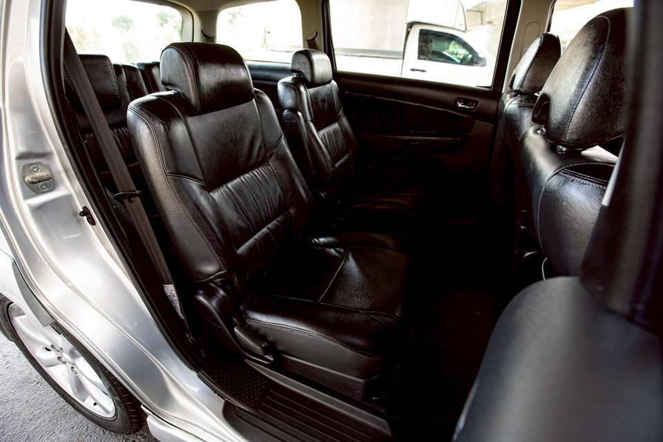 Toyota Wish 2.0Q ปี 2007 สีบรอนซ์เงิน สภาพนางฟ้า เกียร์ออโต้ 12