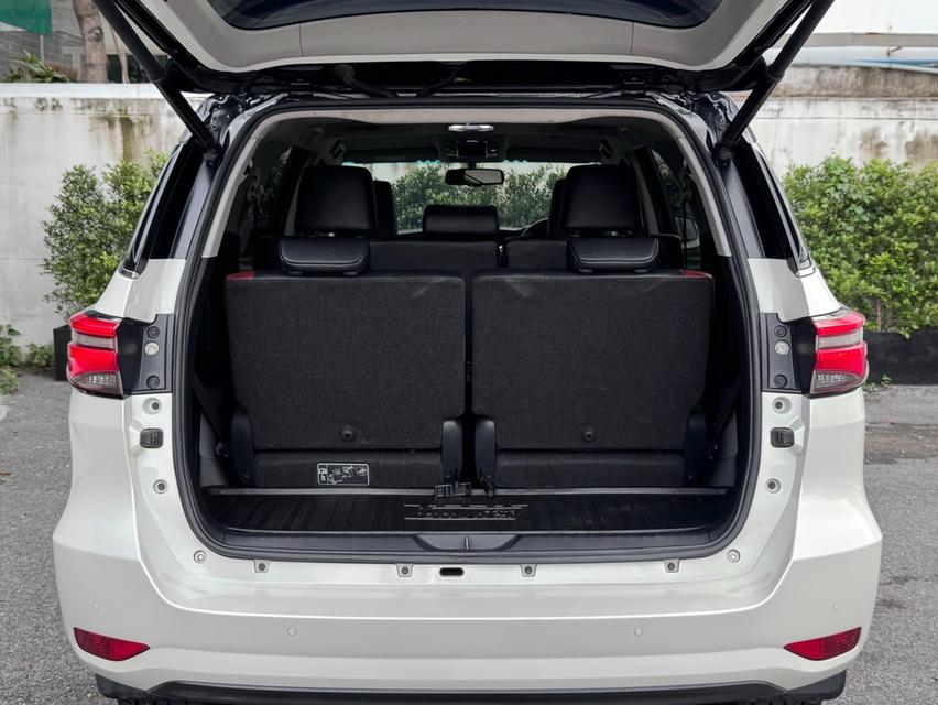 TOYOTA FORTUNER Commander 2.4 V 2WD AT (Year 2022) รูปที่ 7