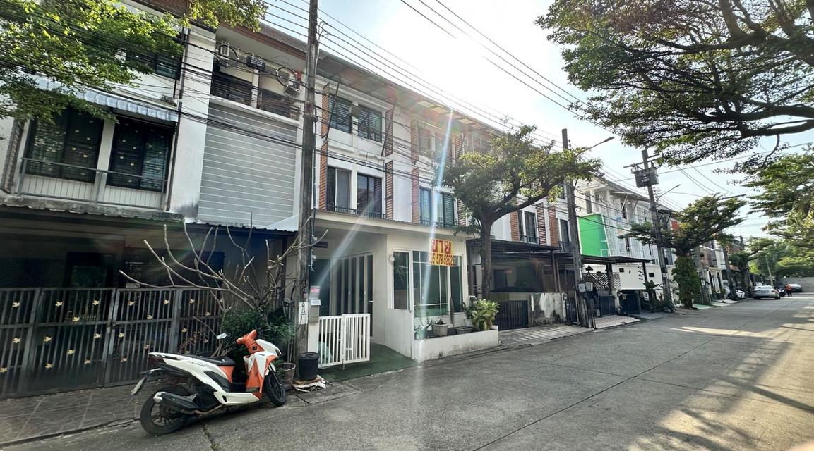 ขายทาวน์เฮ้าส์ 3 ชั้น ทำเลดี โครงการ อารียา โมวา กรุงเทพฯ 6