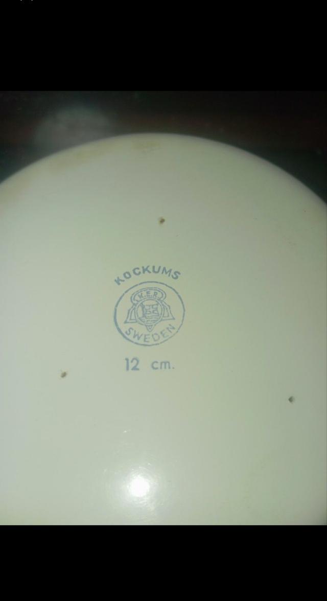 ปิ่นโตเหล็กเคลือบอีนาเมล Vintage ตรา Kockums Sweden หรือตรามงกุฎสวีเดน อายุประมาณ60-90 ปี หูหิ้วเป็นไม้ รูปย่อยที่ 4