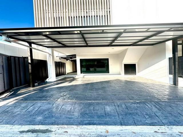 ให้เช่า โฮมออฟฟิศ 3 ชั้น สไตล์ Modern Luxury ซอยลาดพร้าว87 ทำเลอยู่ใกล้ CDC 2