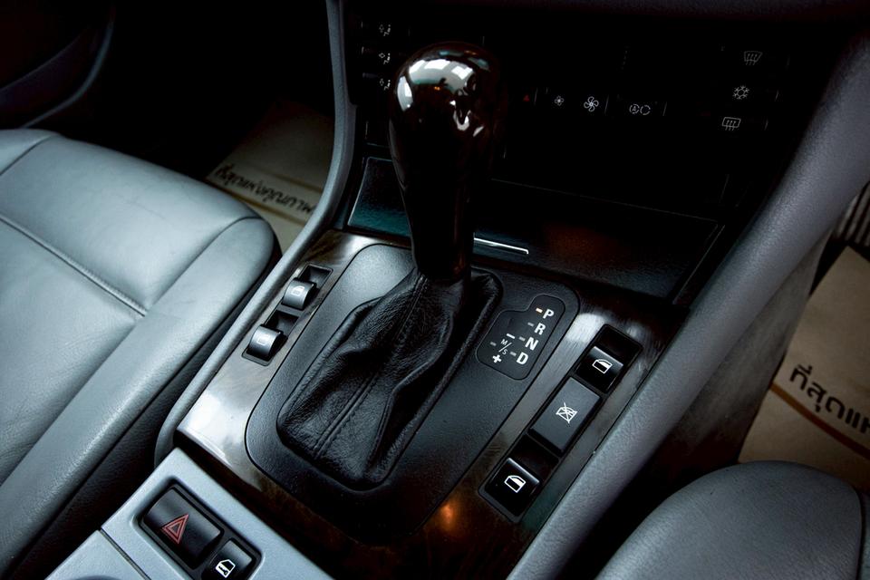 BMW SERIES 3 318iA E46 2003  13