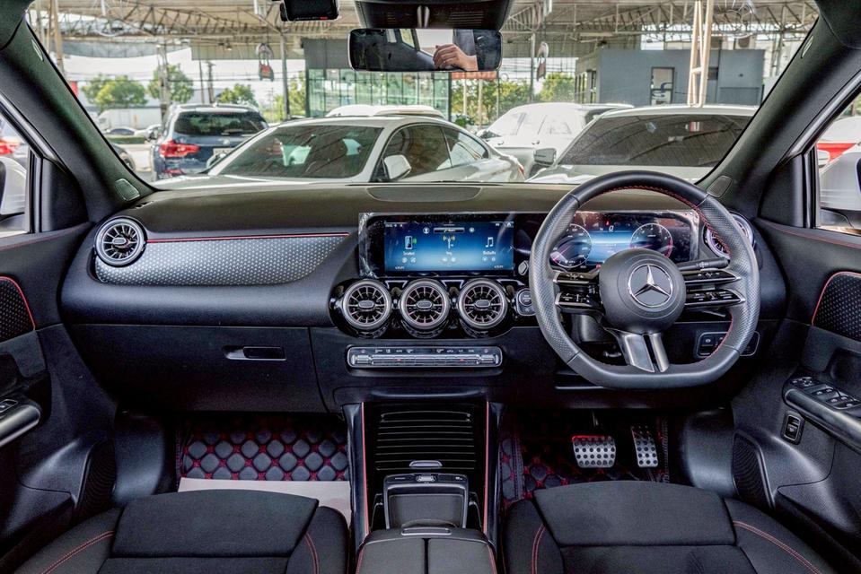 รหัสรถ NP4142 รุ่นรถ : BENZ GLA200 AMG FACELIFTปีรถ : 2025 11