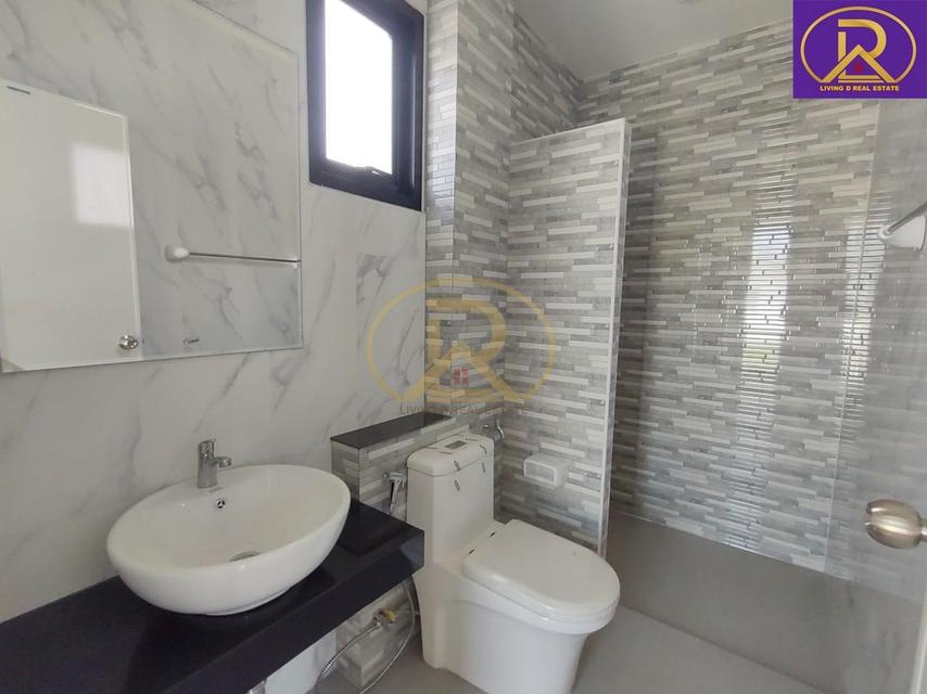 ขายบ้านใหม่เหลือ2หลังสุดท้าย โครงการบ้านภูริ บ้านแฝดสไตล์บ้านเดี่ยว 2 ชั้น สวยทันสมัย พร้อมเข้าอยู่ ต.บ้านสวน อ.เมืองชลบ 7