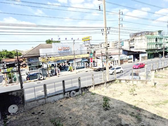 อาคารพาณิชย์ 4.5 ชั้น ติดถนนเอกชัย บางขุนเทียน 13