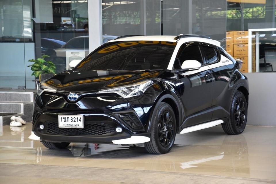 รหัส TKG8214 TOYOTA CHR 1.8 1.8 Hybrid High KARL LAGERFELD ปี 2021