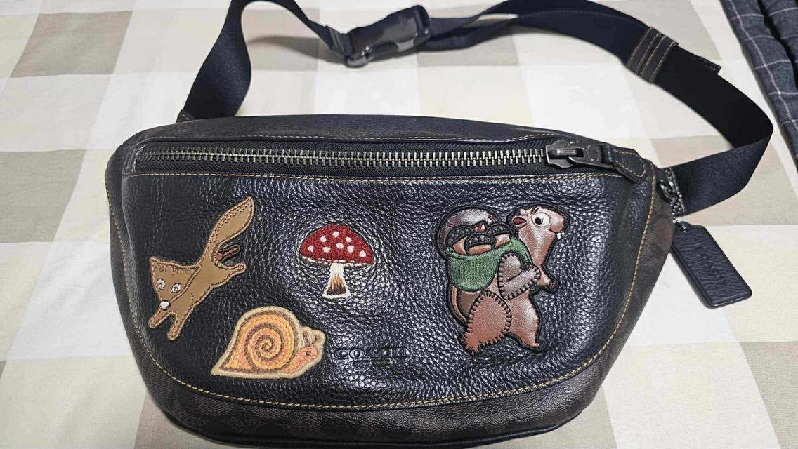 ขายกระเป๋าคาดอก Coach มือ 2