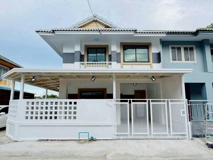 ทาวน์เฮ้าส์ 2 ชั้น หลังมุม ใกล้ตลาดน้ำ ไทรน้อย หมู่บ้านพฤกษา 10 ซอย 42 1