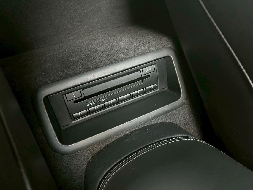 Audi R8 V8 FSI Coupe รถปี 2011 15