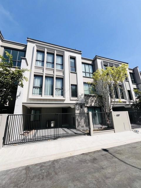 ให้เช่า Luxury townhome บ้านกลางเมือง Classe สุขุมวิท 77 ซอยอ่อนนุช 21  ใกล้สวนและ Clubhouse แต่งสวยเฟอร์นิเจอร์พร้อมอยู่ 1