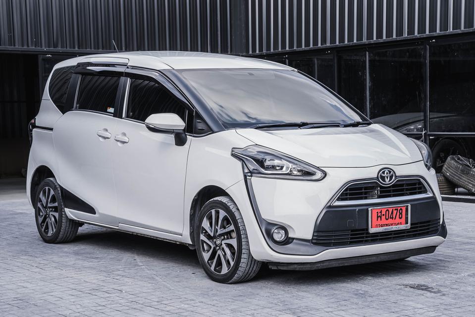 รหัสรถ 67GG2432 TOYOTA SIENTA 1.5 V ปี 2017 