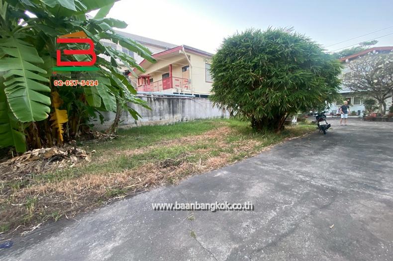 ที่ดินพร้อมบ้าน ซอยสาธุประดิษฐ์ 12 เนื้อที่ 306 ตรว. (ใกล้เซ็นทรัล พระราม 3) ถนนสาธุประดิษฐ์ แขวงทุ่งวัดดอน เขตสาทร 7