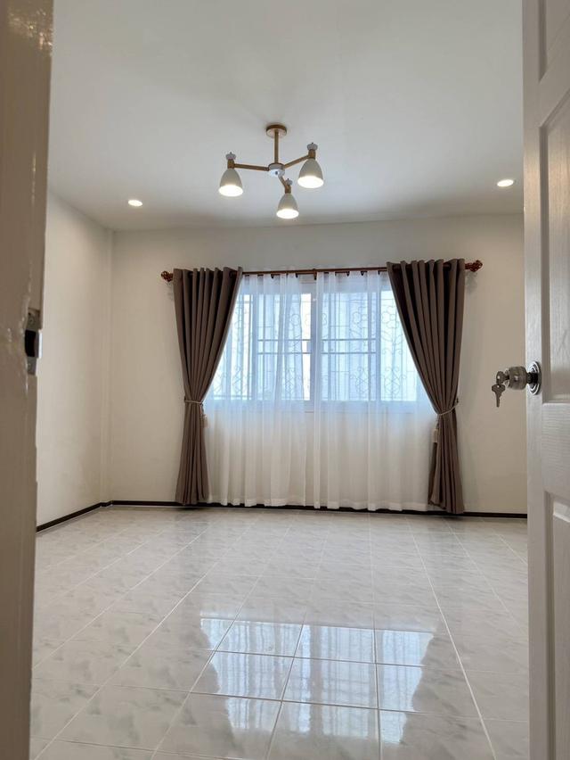 ทาวน์โฮมใกล้บางแสน📍 ตลาดประมงอ่างศิลา 2