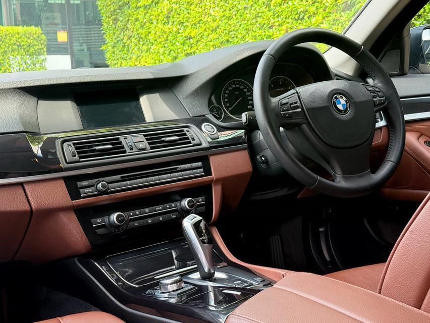 2013 BMW 520D F10 รถมือเดียวออกป้ายแดง รถวิ่งน้อย เข้าศูนย์ทุกระยะ รถไม่เคยมีอุบัติเหตุครับ 12