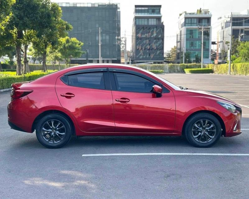 Mazda 2 Skyactive 1.3 Sport High. เกียร์ Auto สีแดง ปี2015 5