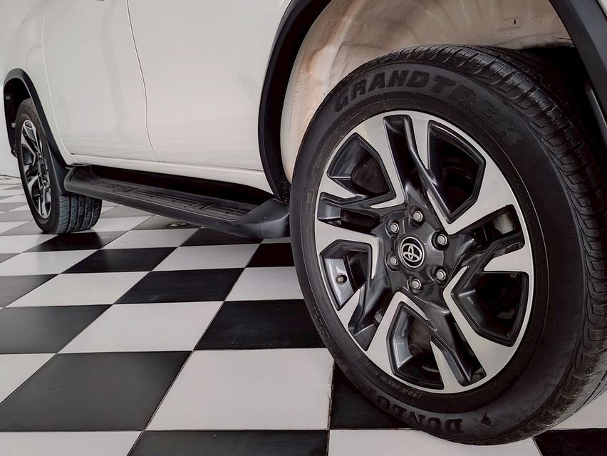 Toyota Legender 2.8 4WD ปี 2020จด2022 8