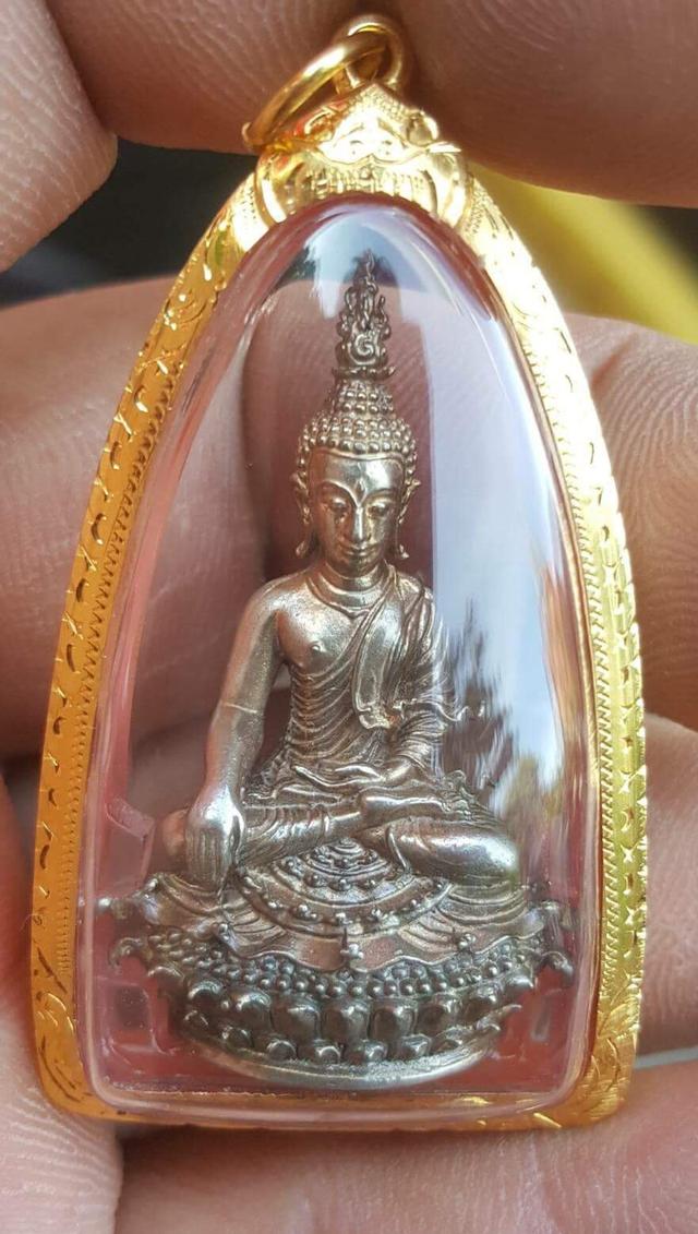 พระพุทธเลี่ยมทอง