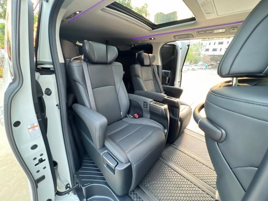 TOYOTA ALPHARD 2.5 SC package 2023รถสวยสภาพป้ายแดง ไมล์น้อย เช็คศูนย์ทุกระยะ เจ้าของดูแลอย่างดี รูปที่ 17
