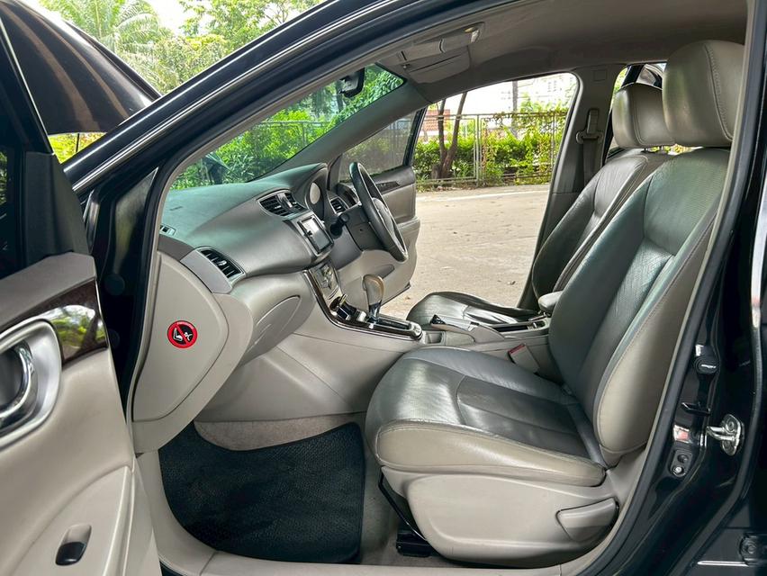 ขายรถ nissan Sylphy 1.6V ปี 2014 สีดำ เกียร์ออโต้ 11