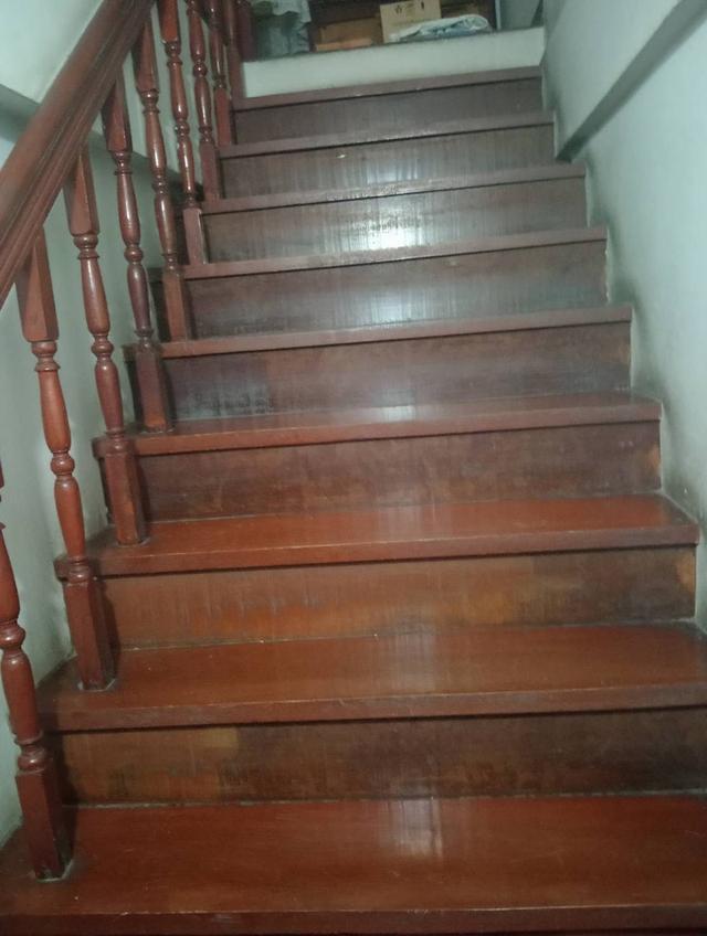 บ้านพักที่อยู่อาศัยย่านลาดพร้าว 4