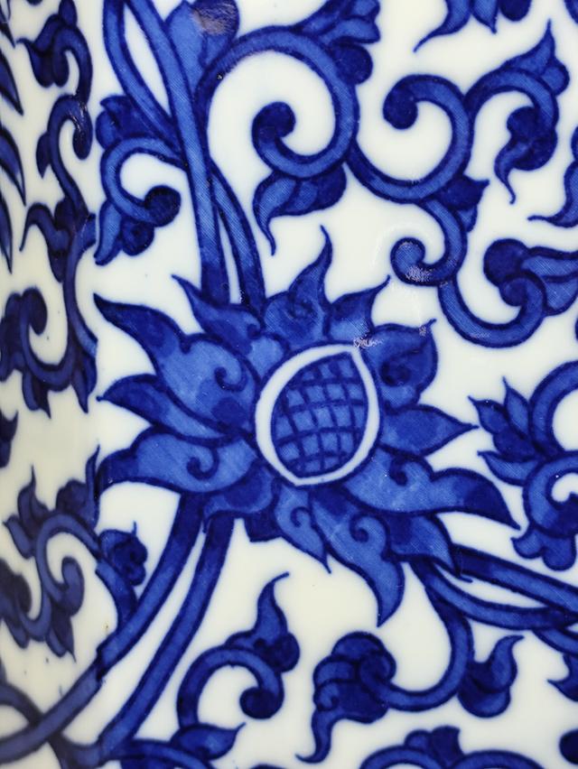 ANTIQUE CHINESE BRUSH POT PORCELAIN OCTAGON BLUE AND WHITE, 19TH CENTURY, NR. รูปที่ 4