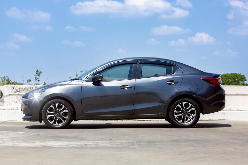 MAZDA 2 Sedan 1.3E 2020  7
