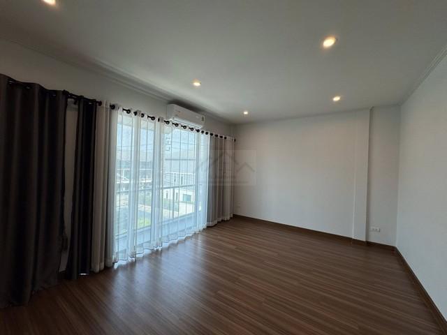 ขายทาวน์โฮม 3 ชั้น 181 ตรม. หมู่บ้าน ศุภาลัย เอสเซ้นส์ ลาดพร้าว 107 ใกล้รถไฟฟ้าสีเหลือง **ไม่เคยเข้าอยู่ 7