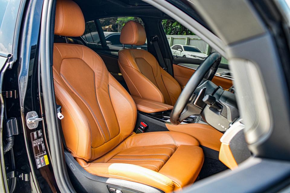 (แจ้งรหัสรถ CBL8588) BMW 530e 2.0 M Sport G30 AT 2018 รูปที่ 14