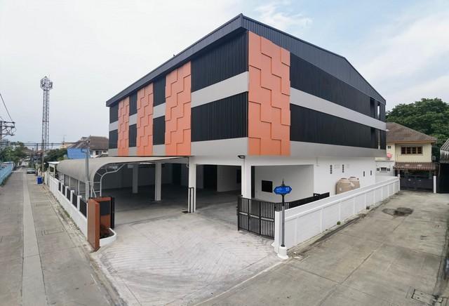 ให้เช่าอาคารสำนักงาน 3 ชั้นพร้อมโกดัง พื้นที่รวม 2,042 ตรม. สุขุมวิท 107 แบริ่ง 15 ใกล้ BTS แบริ่ง MRT ศรีแบริ่ง 1