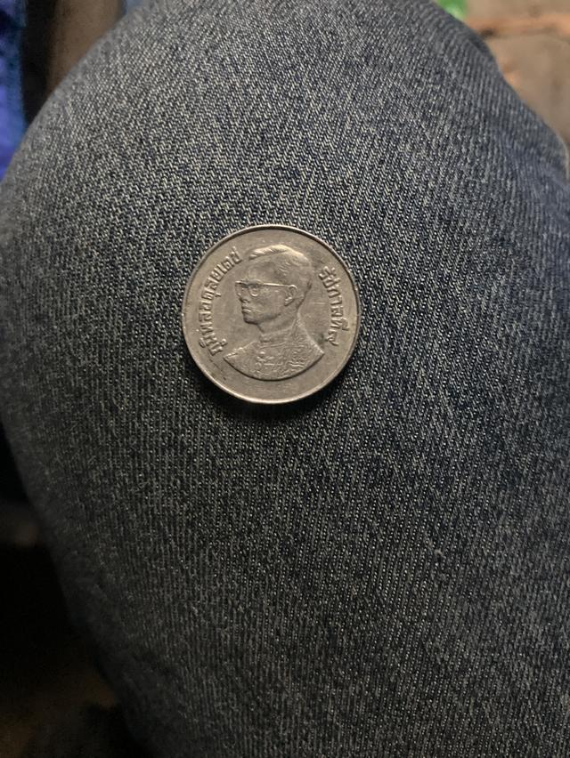 เหรียญ2บาทปีเยาวชนสากล พ.ศ2528