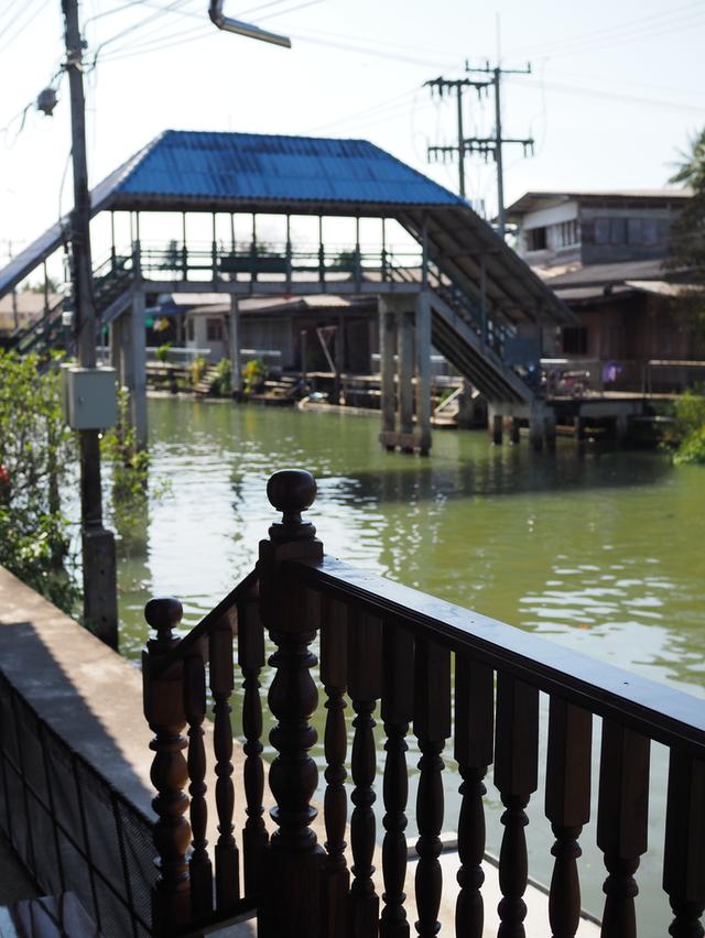 ขายบ้านพร้อมที่ดินติดคลองดำเนินสะดวก 9