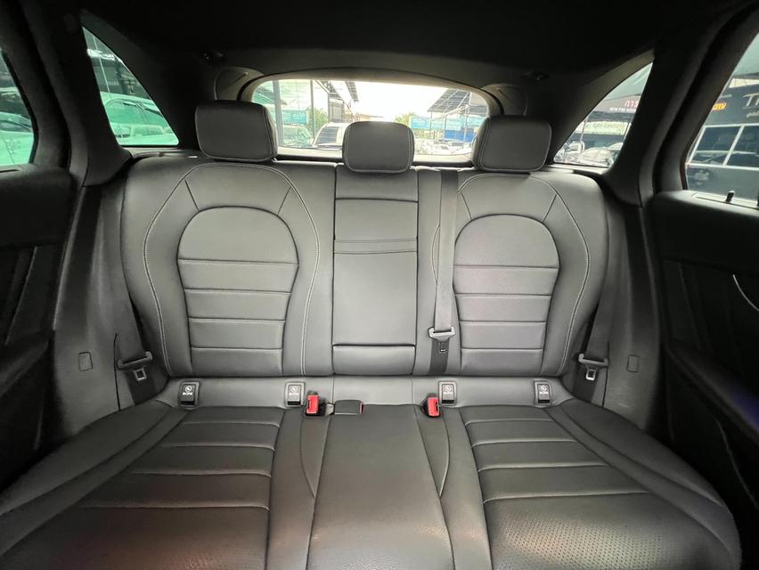 รหัสรถ JRS9032 BENZ GLC 300e AMG มือเดียวป้ายแดง ปี 20 8