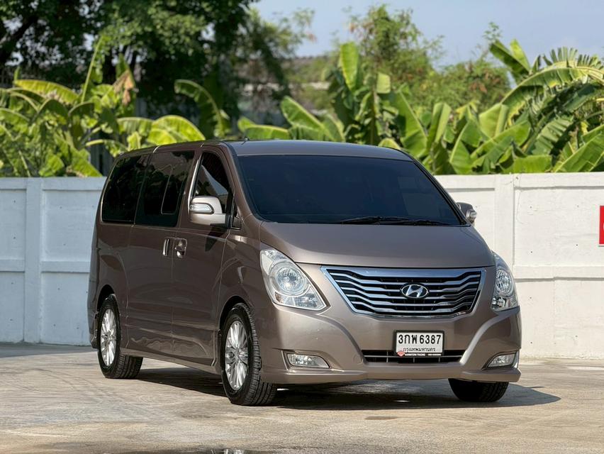 HYUNDAI GRAND STAREX, 2.5 VIP ปี2013 โฉม ปี10-18 สีน้ำตาล เกียร์ออโต้ เครื่องดีเซล 📍📍ไมล์แท้ 138,086 km.   ✅✅ ราคา 568,000 บาท ✅✅ ผ่อน 11,xxx 72  " รูปที่ 2