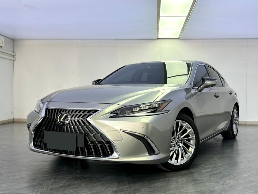 Lexus ES 300h Grand Luxury 2024