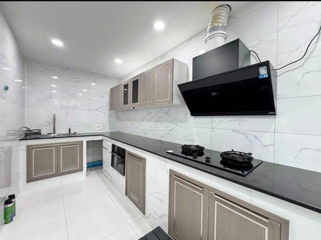 ขาย โฮมออฟฟิศ 4 ชั้น 500 ตรม. โครงการ บี สแควร์ พระราม 9-เหม่งจ๋าย 4