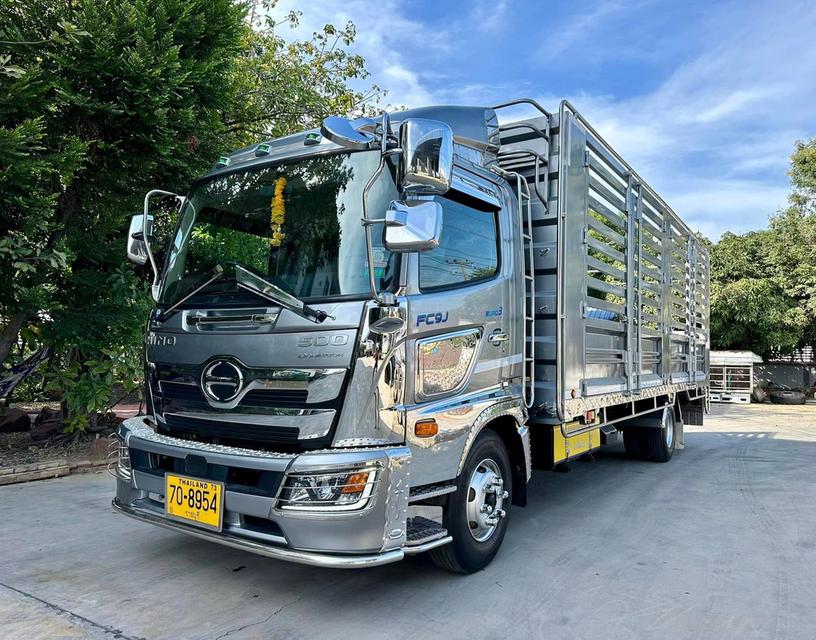 รถบรรทุกคอก 6 ล้อ Hino Fc9j210 ปี 65