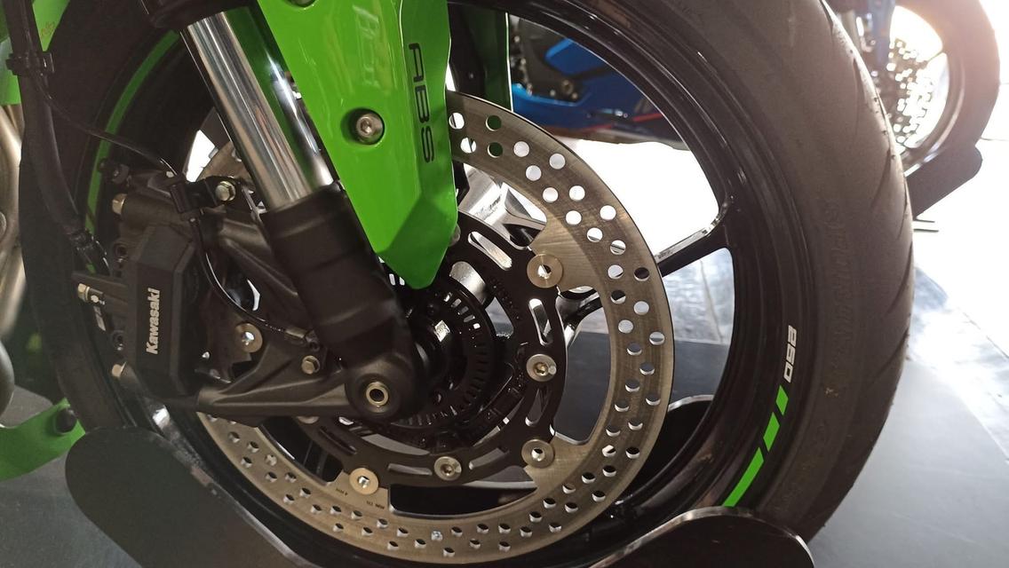 ส่งต่อ Kawasaki Ninja ZX-25R มือสอง 7