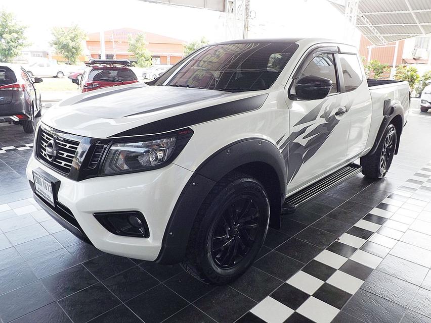 (แจ้งรหัสรถ KCY1613) NISSAN NAVARA NP300 KING CAB CALIBRE 2.5 E BLACK EDITION เกียร์ธรรมดา ปี 2019 ขาว-ดำ รูปที่ 3