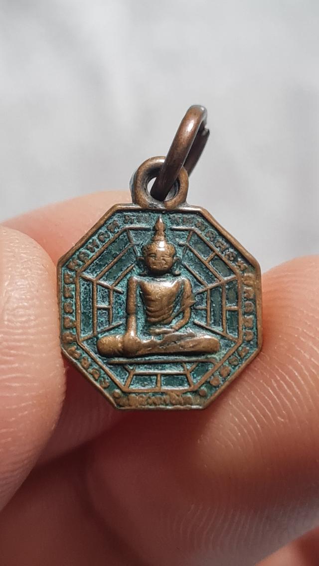 พระแปดเหลี่ยมฟลวงพ่อโต