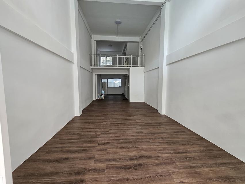 ขาย 4 ชั้น +ชั้นลอย (เฉลิมพระเกียรติร.๙ ) ประเวศ อุดมสุข ใกล้ห้างซีคอน พาราไดซ์ 6