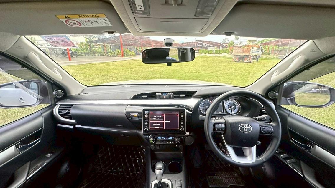 Toyota Hilux Revo 2.4 4Dr Double Cab Prerunner High A/T  9