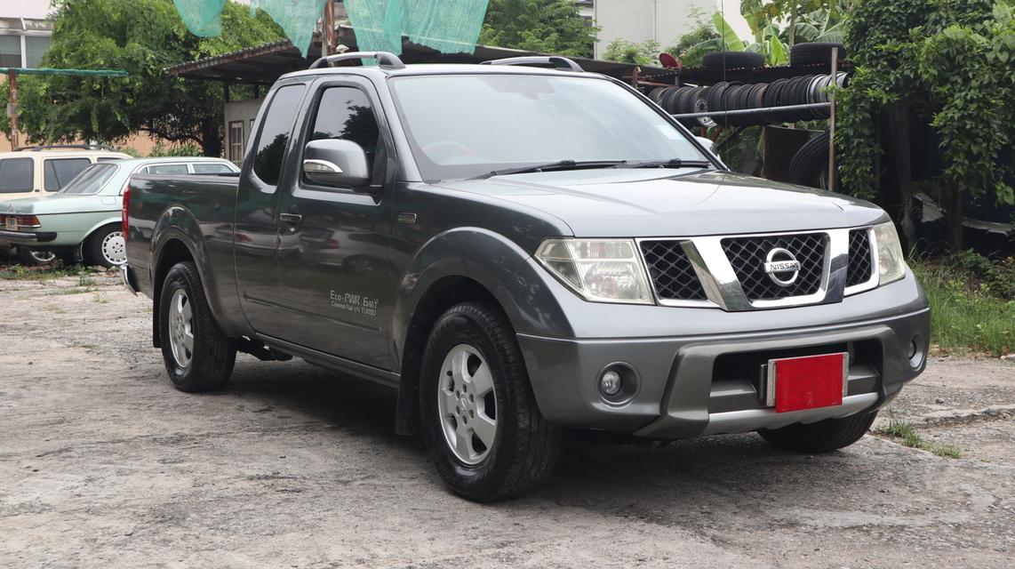 Nissan navara 2.5 SE 2013