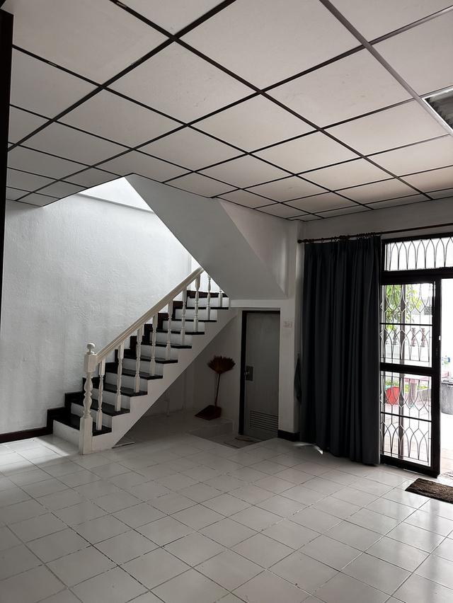 ทาวเฮาส์ 2 ชั้น หมู่บ้านศีขริน หน้ากว้าง 6 เมตร รามคำแหง 24 แยก 30 ม.ศิขริน 5