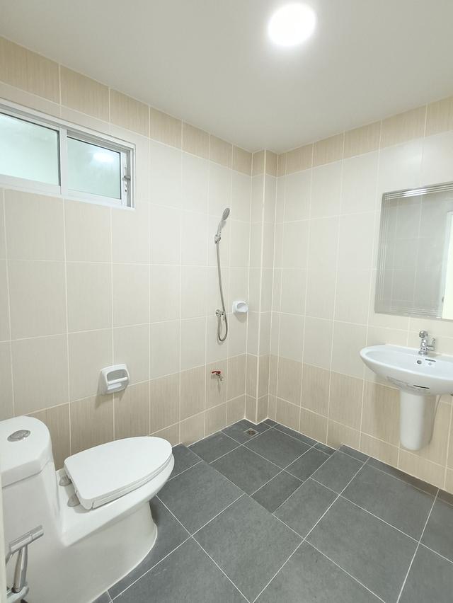 บ้านแฝดลำลูกกาคลอง 3 หมู่บ้านวราภิรมย์ 2 นัดชมบ้าน 085-318-6868 คุณวา 11