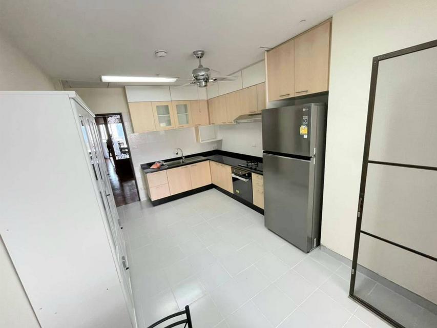 ให้เช่า Tower Park Condo Sukhumvit Soi3 ใกล้ Bts นานา 3นอน 3 น้ำ ชั้นสูง แต่งครบพร้อมอยู่ ที่จอดรถประจำ 2 คัน ราคาดีที่สุดในโครงการคอนเฟิม 9