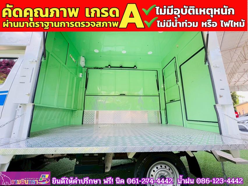 TOYOTA INNOVA CRYSTA 2.8 Premium ปี 2022 8