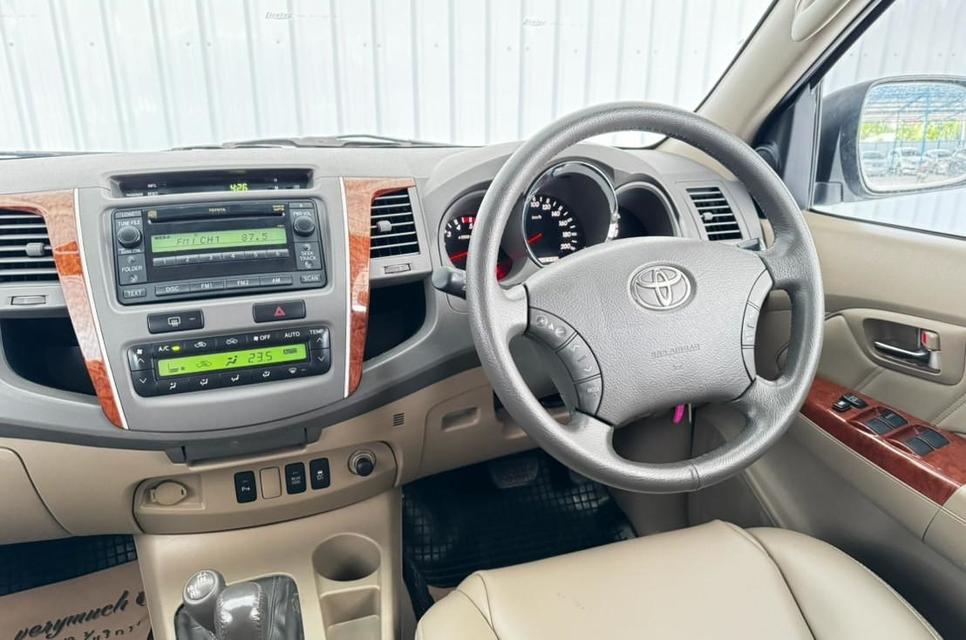 Toyota Fortuner 3.0V 4WD ดีเซล เกียร์ออโต้  ปี2010 11