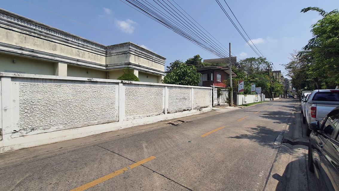 ขายที่ดินซอยสุขุมวิท 54 ขนาด 200 ตร.ว พร้อมบ้านและสำนักงาน  12