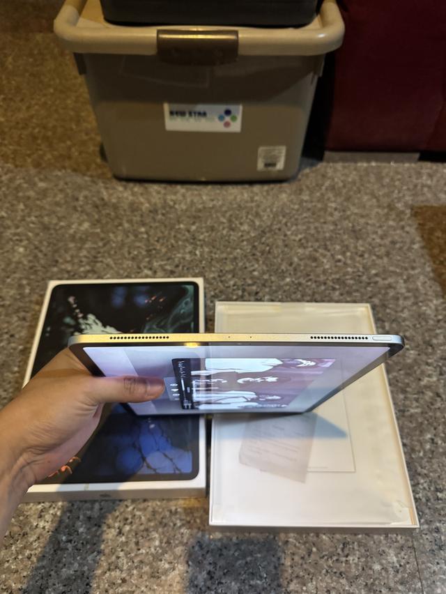 ขายๆๆๆถูกๆๆiPadPro12.9สีหายากSilver256กิ๊กWifi Only มีกล่องอีมี่ตรงการใช้งานดีเยี่ยม100%ทุกๆฟังชั่นรีสโตได้ตลอดไม่มีติดไอคราวModel TH/A ( จอไม่เหลืองห 3